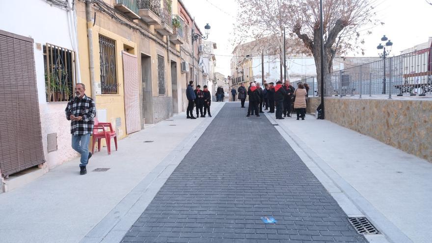 Elda reabre la calle Independencia y la plaza de San Antón tras su remodelación