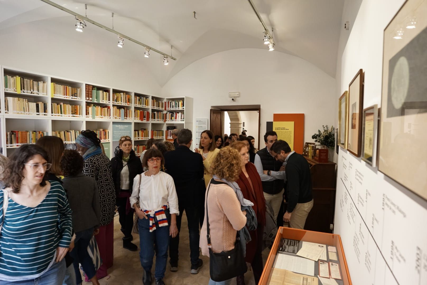 Inauguran una sala de lectura y una biblioteca en Binissalem para recordar a la escritora Maria Antònia Oliver