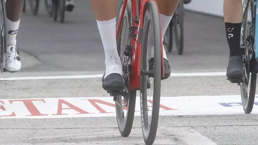 Un control antidopaje causa al abandono de 128 ciclistas en una carrera en Villena