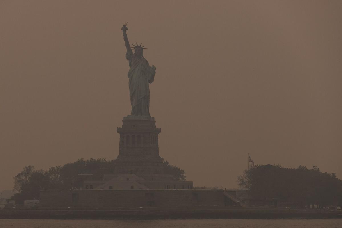 Nueva York cubierta por el humo