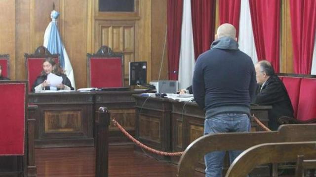 Un acusado de robo y rapto que estuvo huido exige en el juicio una ...