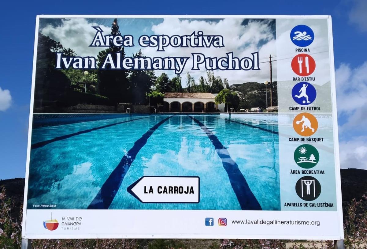 El cartel que anuncia la nueva zona deportiva