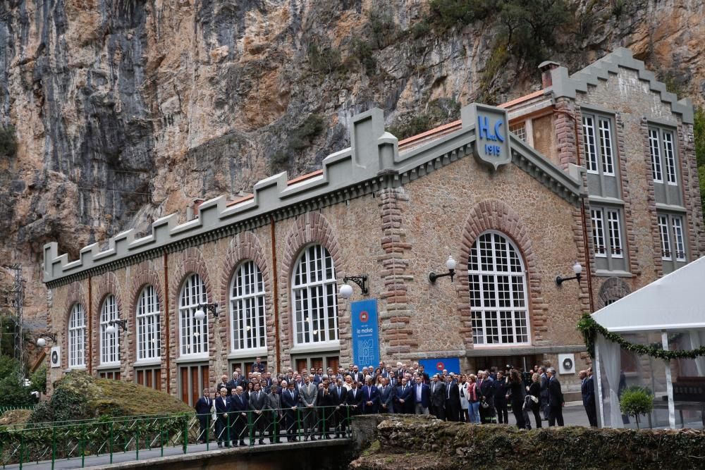 El Rey, impresionado con la "fabrica de luz" de Somiedo