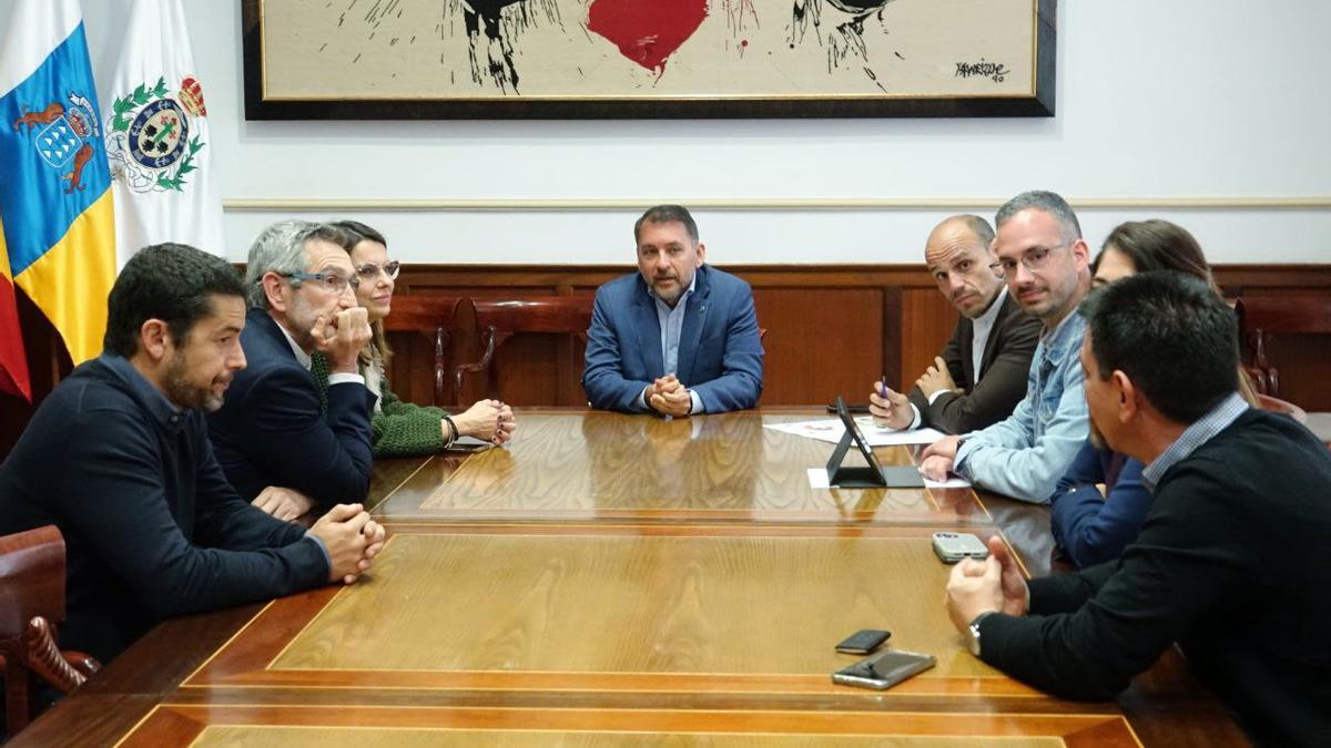 Reunión entre los ayuntamientos de Santa Cruz de Tenerife y Málaga.
