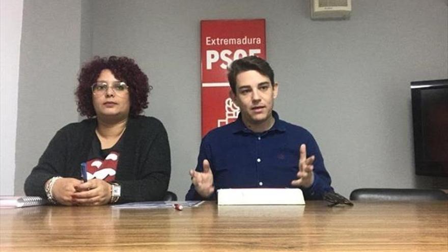 El PSOE aclara que sigue la estación de autobuses