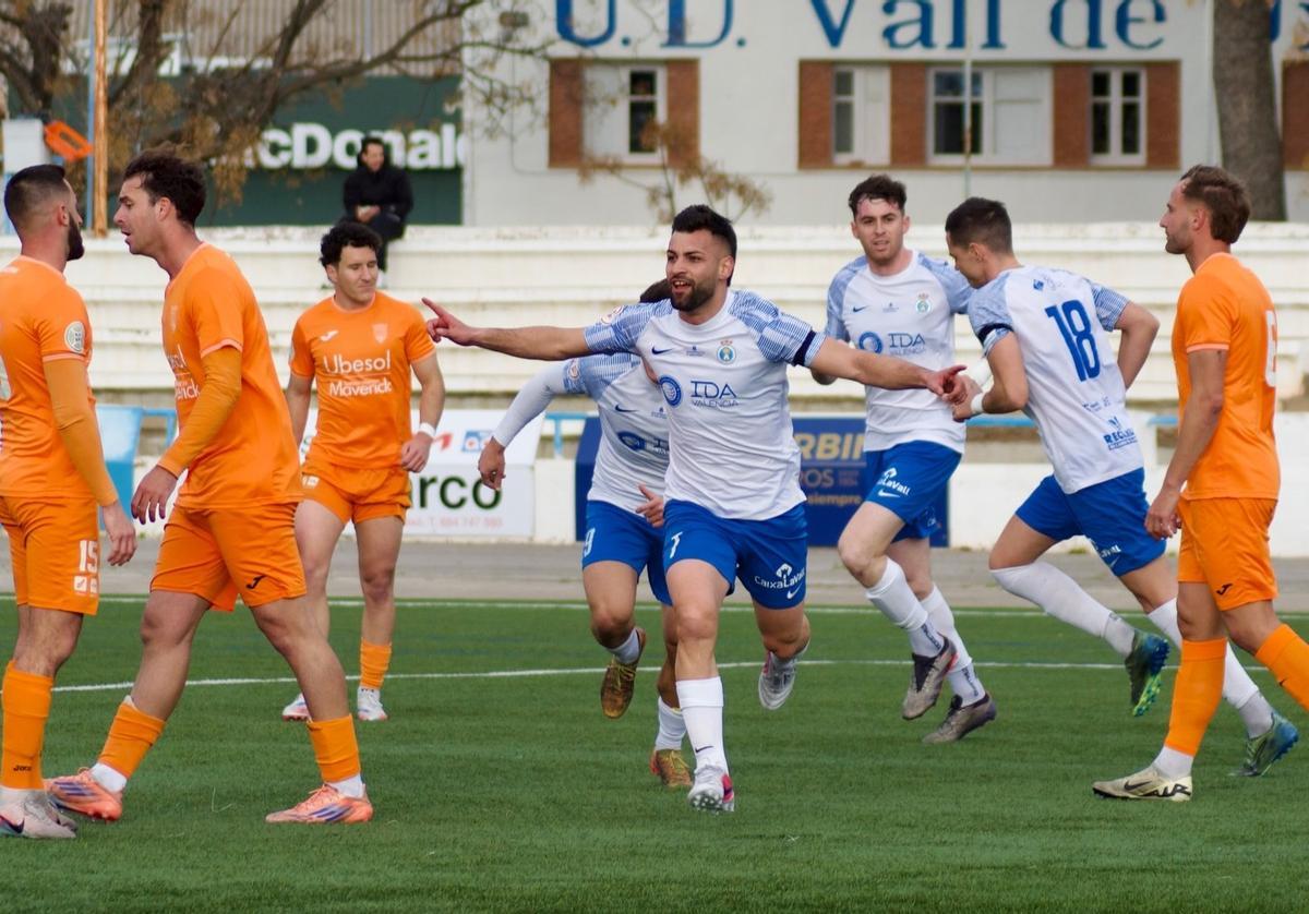 El Vall de Uxó se impuso al Atzeneta con un gol de David Megina.