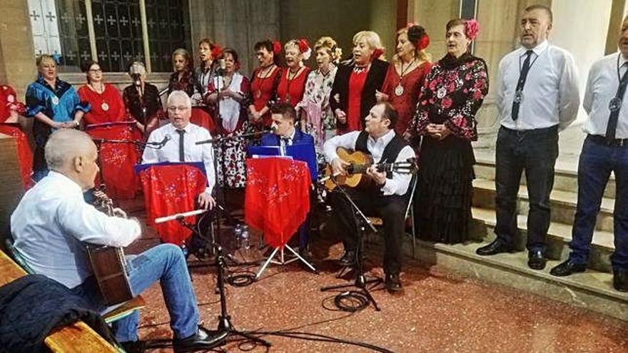 La tradicional missa flamenca i &#039;rociera&#039; omple l&#039;església de Crist Rei de Manresa