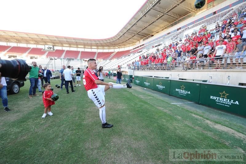 Presentación de Aquino