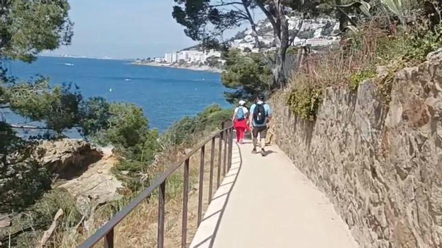 VÍDEO | El camí de ronda de Roses estrena nou aspecte amb millores que celebren veïns i turistes