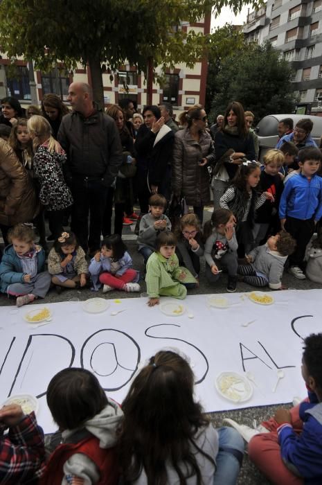 Protesta padres de alumnos de los colegios Liceo-Aniceto Sela