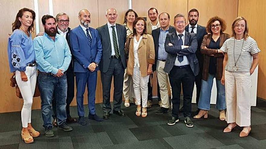 Secretarios de las diferentes agrupaciones de comerciantes, entre ellos el de Zamora, en la reunión con el director general.