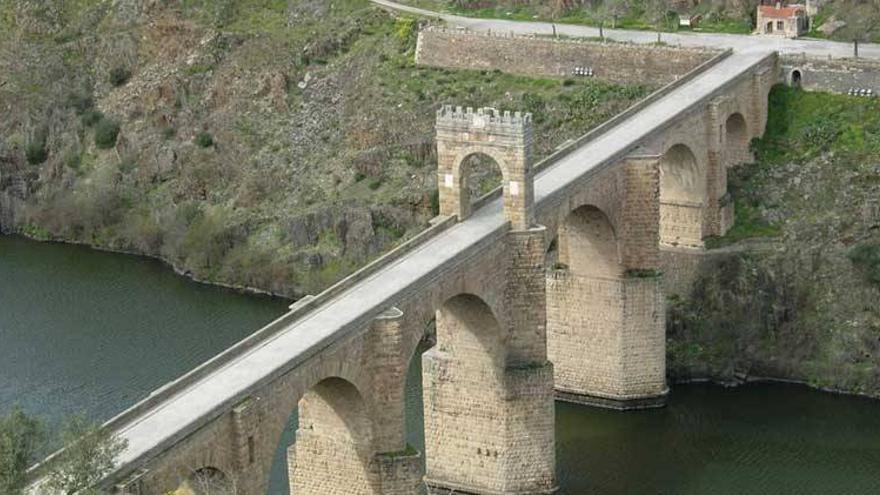 El Puente de Alcántara no consigue los apoyos suficientes para ser &#039;Maravilla Rural de España&#039;