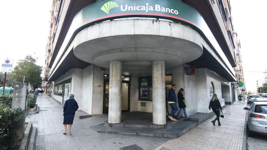 El ERE en Unicaja afecta a casi un tercio de su plantilla en Extremadura