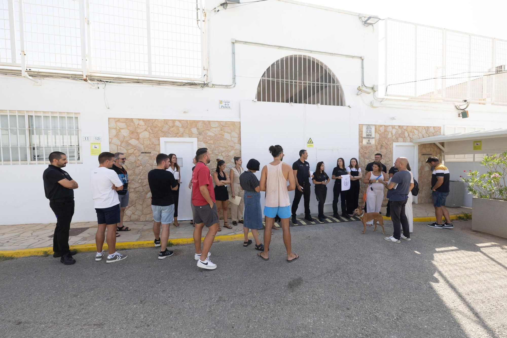 Descubre las fotos de la concentración de protesta de los funcionarios de prisiones de Ibiza