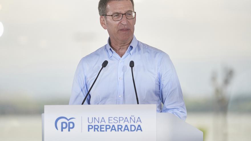 El presidente del Partido Popular, Alberto Núñez Feijóo, interviene durante la Junta Directiva regional del partido, en el Hotel Bahía de Santander, a 14 de junio de 2023, en Santander, Cantabria (España).
