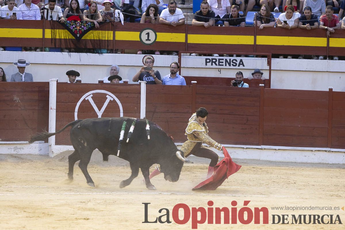Tarde histórica en Abarán con la alternativa de José María Trigueros y el indulto de Tomás Rufo, junto a Castella salieron a hombros