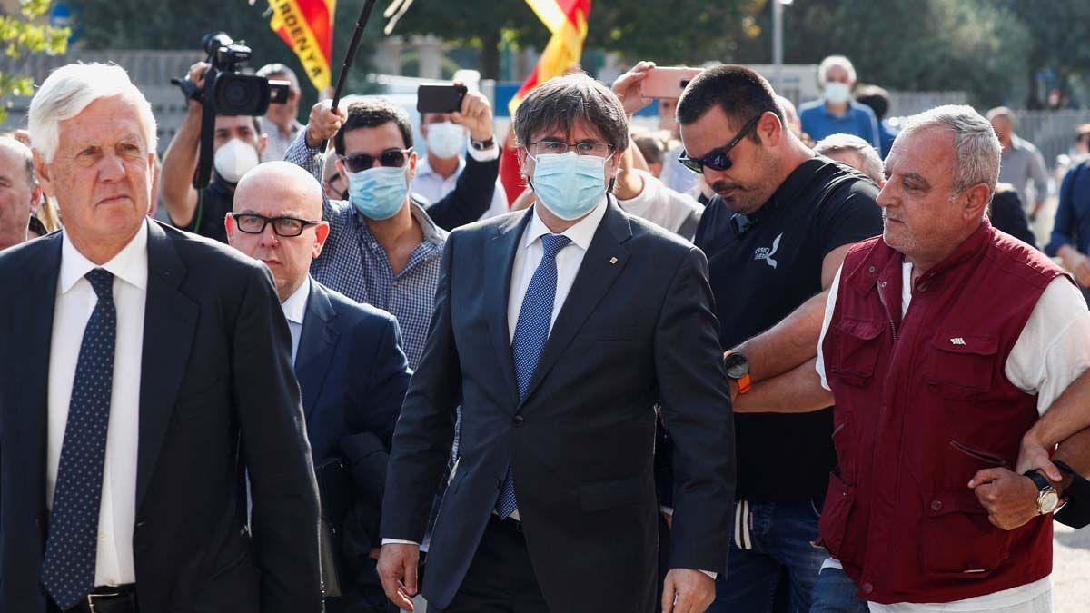 Puigdemont, a su llegada al Tribunal de Apelación de Sassari, el mes pasado.