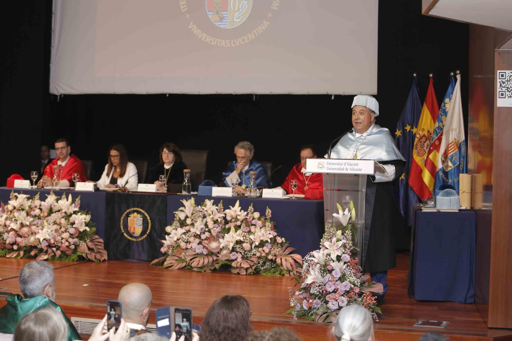 Investidura como doctores honoris causa de la UA al profesor de Matemática Aplicada Joachim Rosenthal, y al profesor emérito de la Universidad de València, Antoni Ferrando Francés