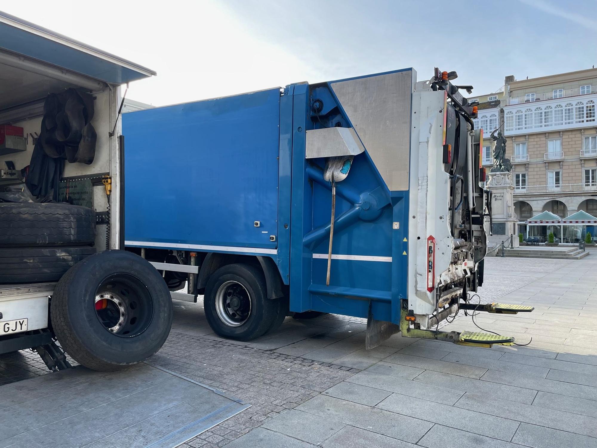 El Concello denuncia el "sabotaje" a al menos una veintena de camiones de la recogida de basura en A Coruña