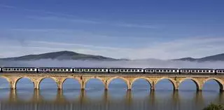 El viaje en tren más bonito del mundo recorre los paisajes más espectaculares del norte de España