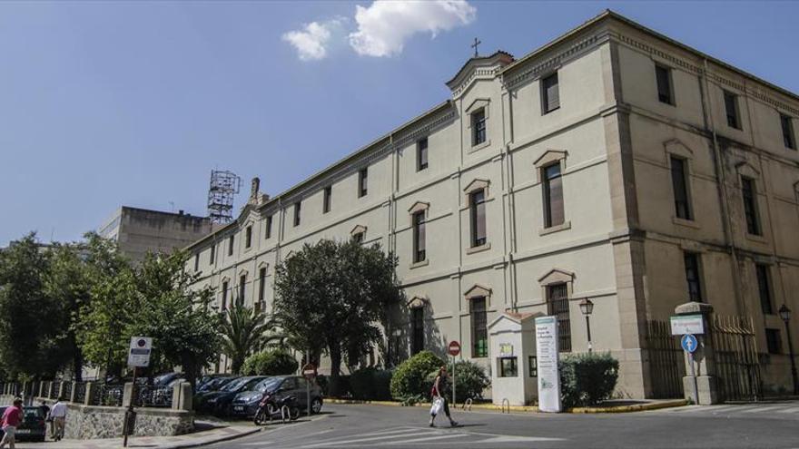 El SES aclara que el hospital provincial de Cáceres atiende urgencias como punto de atención continuada