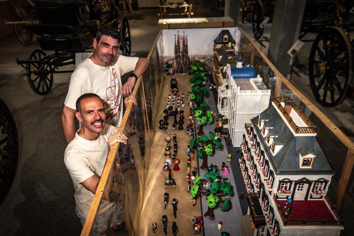 Una exposició recrea al Cementiri de Montjuïc, amb figures de Playmobil, rituals de la mort de diverses cultures