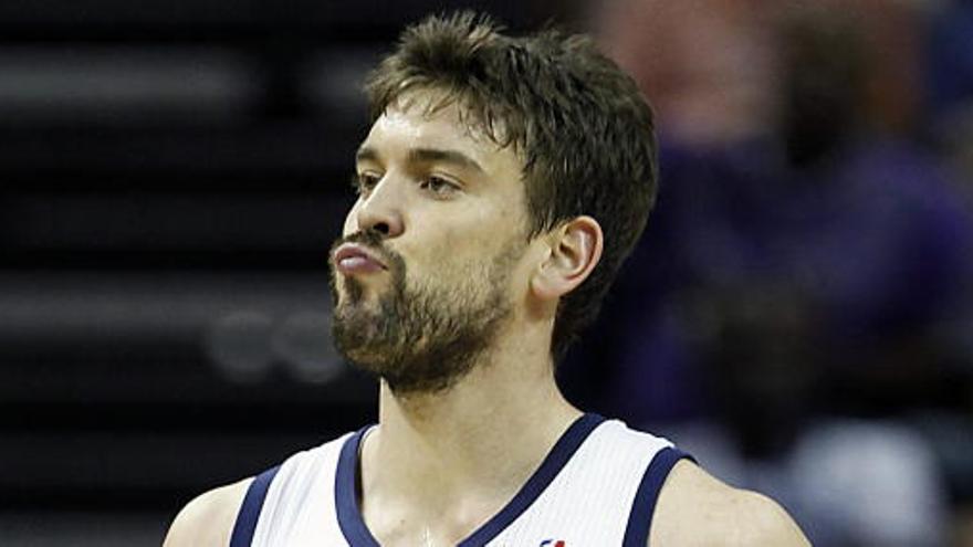 Marc se lesiona ante los Hornets