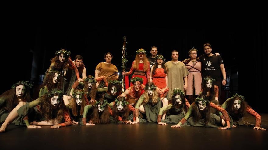 Vídeo: El Festival Juvenil de Teatro Grecolatino llena el Jovellanos