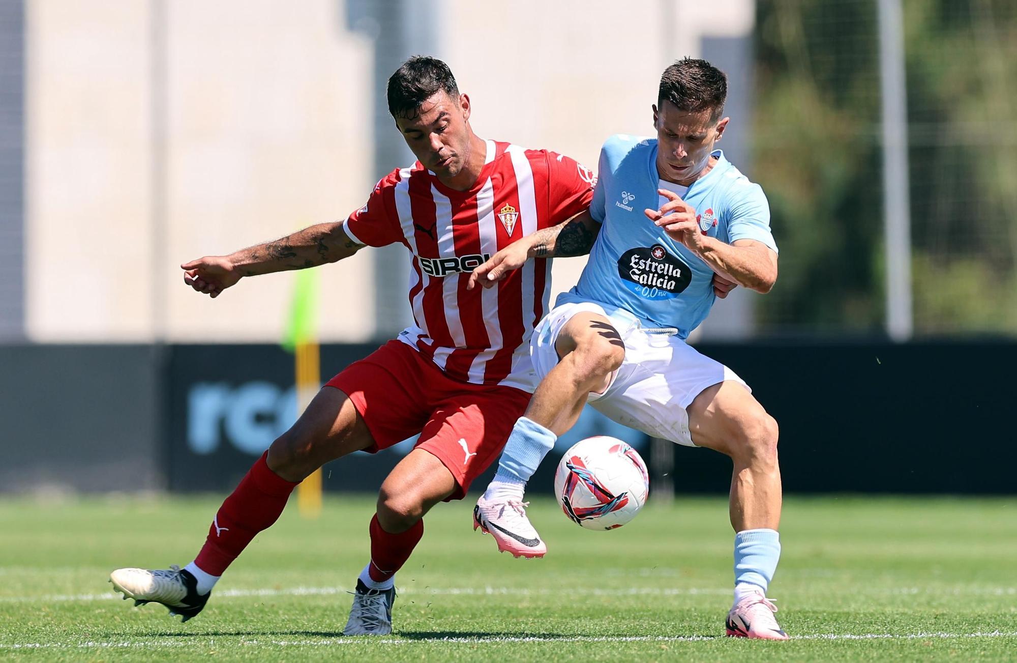 Las imágenes del amistoso Celta 2 - 1 Sporting de Gijón, en Afouteza