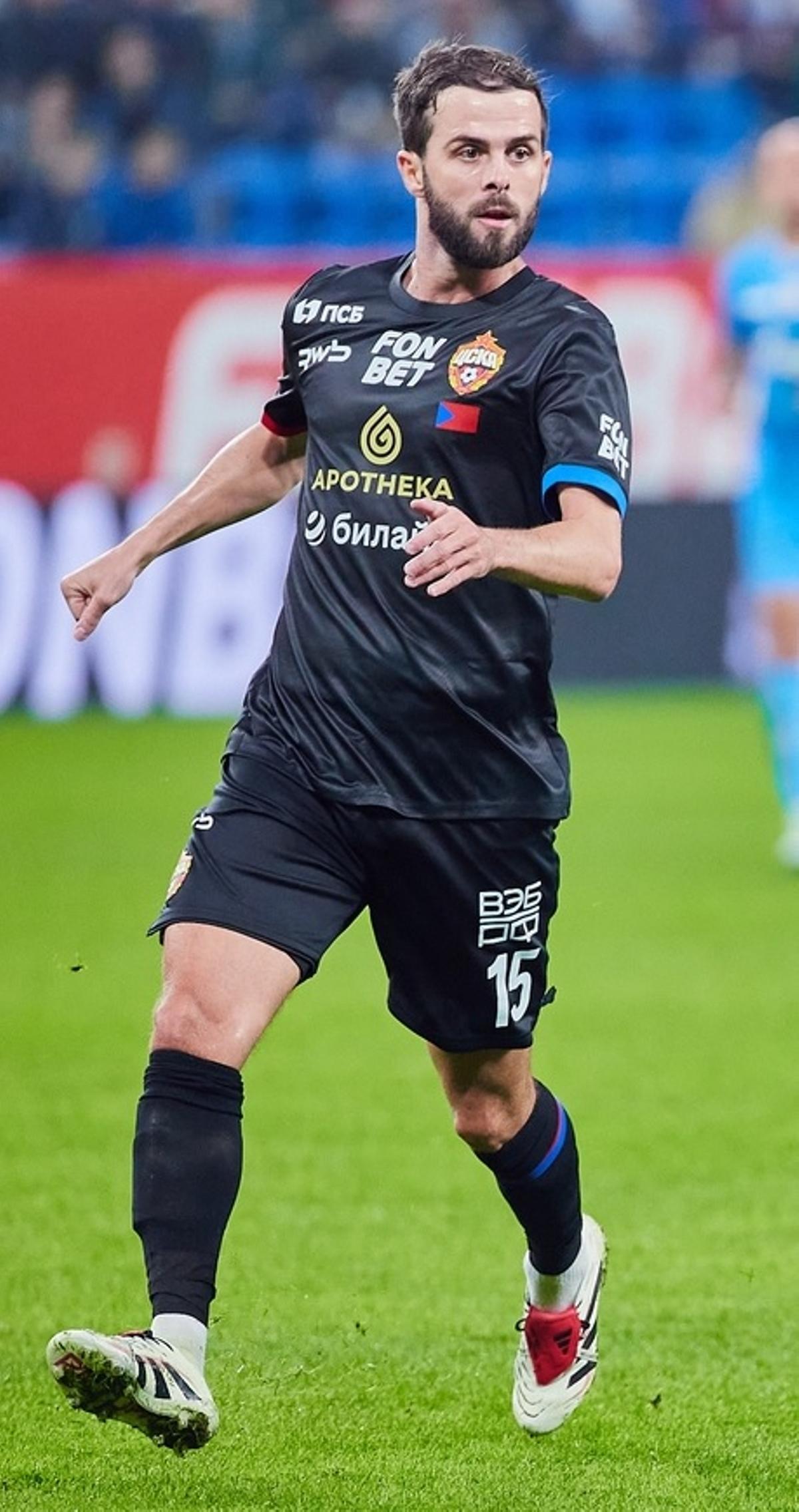 Pjanic, durante un partido en Rusia