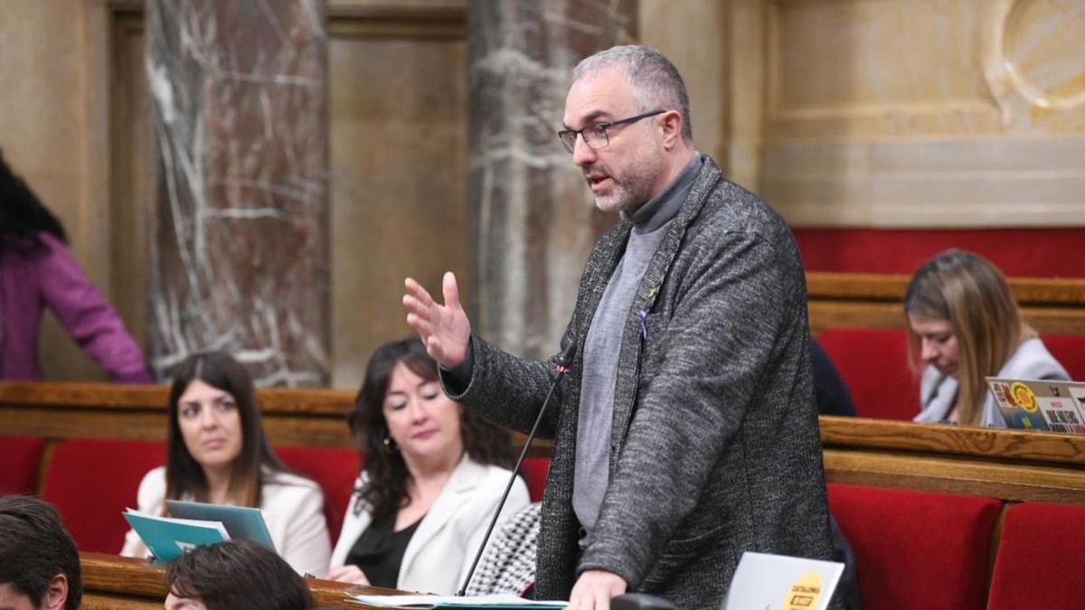 El vicealcalde de la Seu i diputat Jordi Fàbrega, a l’hemicicle del Parlament | JUNTS