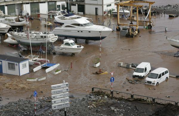 Madeira, destrozada por las riadas