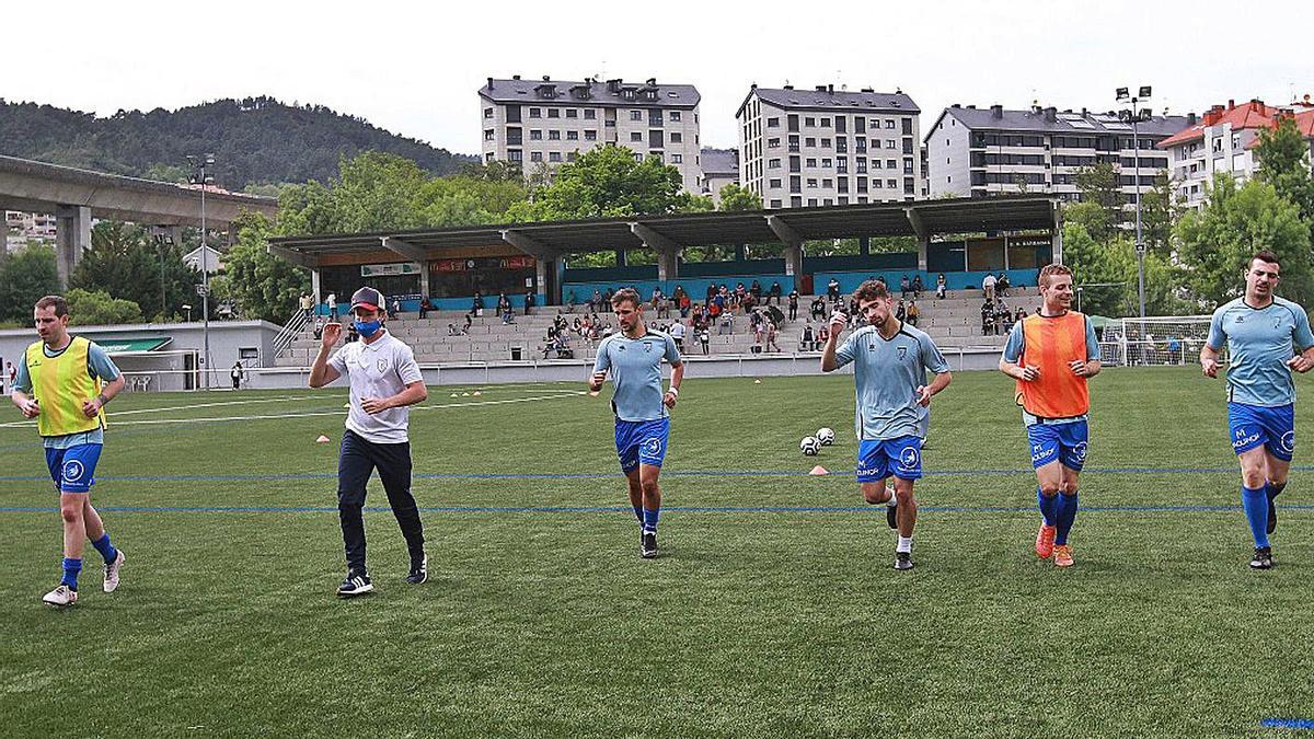 El Barbadás, con dos positivos en la plantilla, ratifica que lo “importante ahora es la salud”. |  // IÑAKI OSORIO