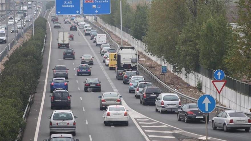 Seis vehículos sufren una colisión múltiple en la salida 403 de la A-4