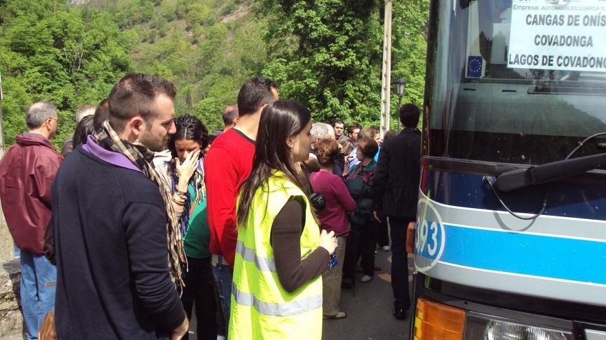 Comienza hoy el servicio de transporte a la Ruta del Cares: estos son los horarios y precios