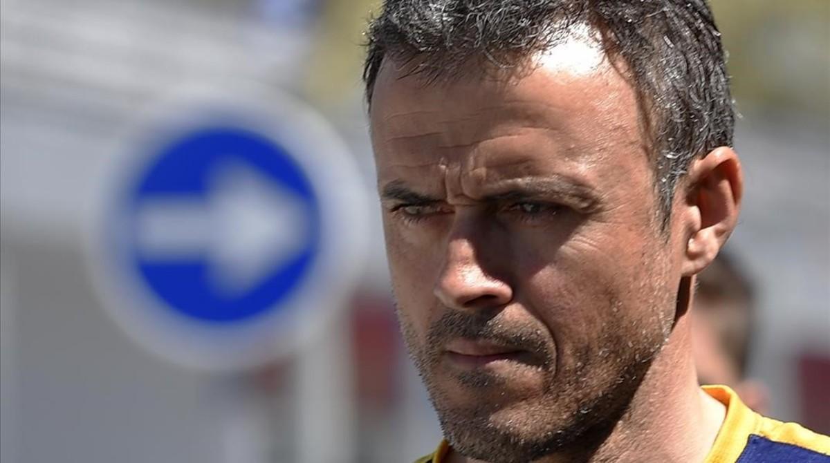 jcarmengol33560005 barcelona s coach luis enrique arrives for a press160416140727