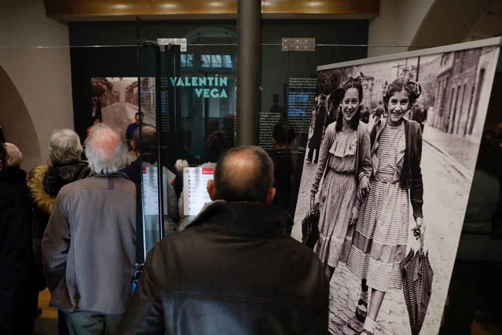 Inauguración de la exposición del fotógrafo Valentín Vega