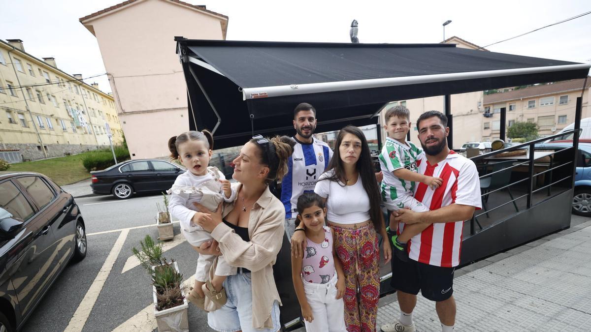Aria Camaaño, Leticia García, Pedro Camaaño, Anabel García, India Cariñeira, Luca Prieto y Daniel Prieto