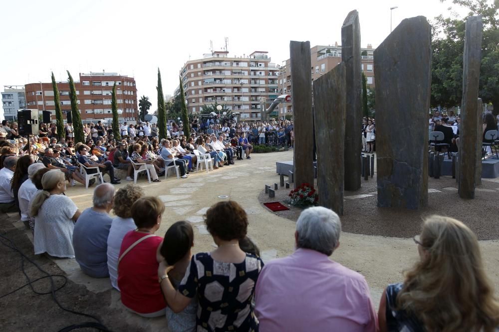 Inauguración del monumento homenaje a las víctimas del metro en el décimo aniversario del accidente