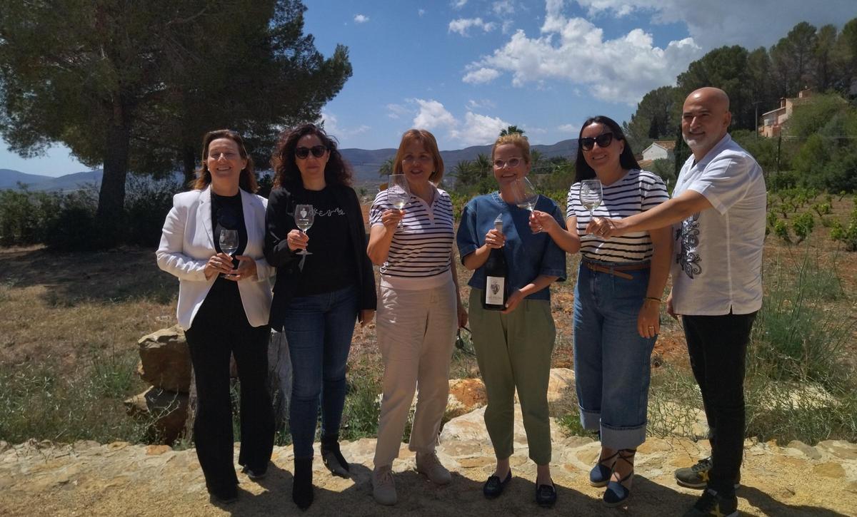 Cristina Sellés, Laura Grimalt, María José San Román, Mara Bañó, Rocío Riquelme y Javier Scotto