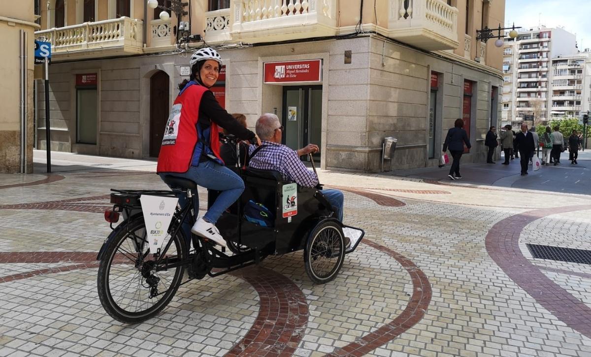 Elche reactiva ‘En Bici Sin Edad con paseos gratuitos para personas mayores y con movilidad reducida