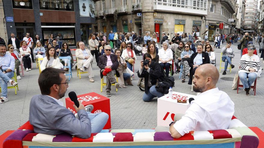 Coloquio del PSOE “Hoxe falamos de... Educación” en la Peregrina. | // GUSTAVO SANTOS