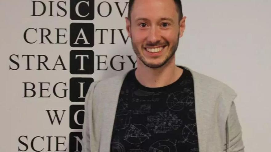 Pedro A. Martínez, professor de Matemàtiques i autor de ‘Mathland: el enigma del talismán aritmético’. | EL PERIÓDICO