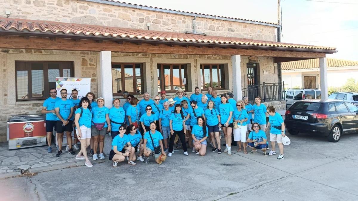 Participantes en el paseo saludable en la localidad de Cibanal de Sayago.