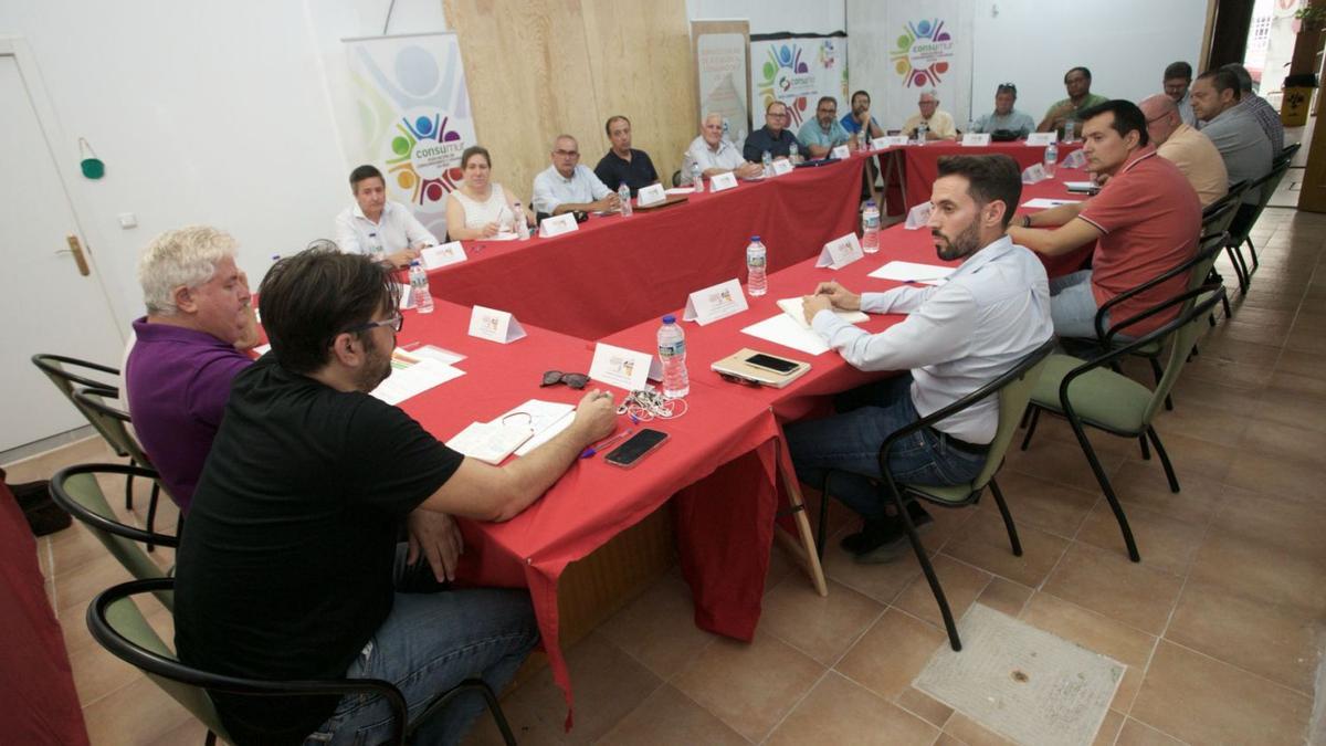 La reunión tuvo lugar este miércoles por la tarde en la sede de Consumur.