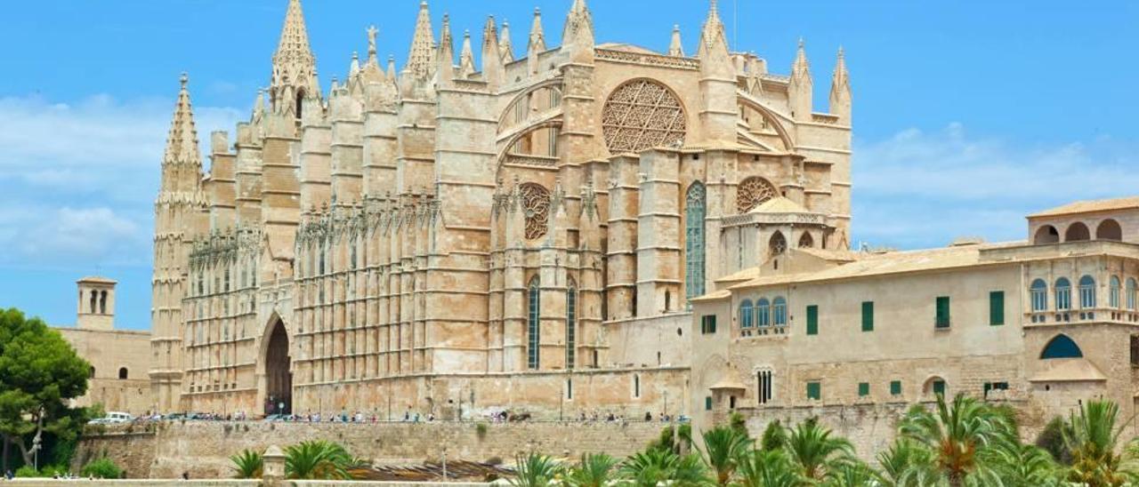 La Catedral está construida con la arenisca, un material que está en el código cultural de Mallorca.