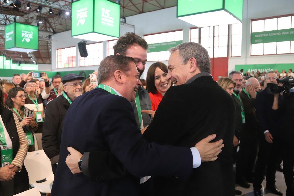 El ministro Luis Planas saluda a José Luis Rodríguez Zapatero.