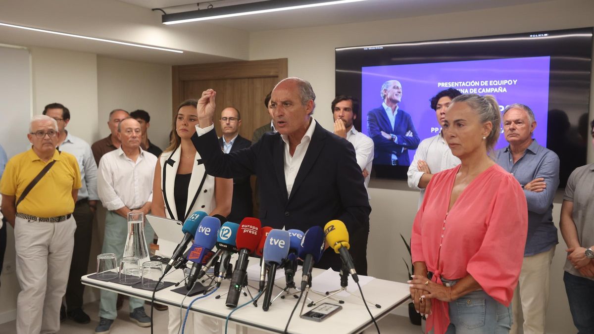Francisco Camps presenta en Alicante su oficina de campaña y a su equipo con el lema "PP Mayoría Absoluta 2027"