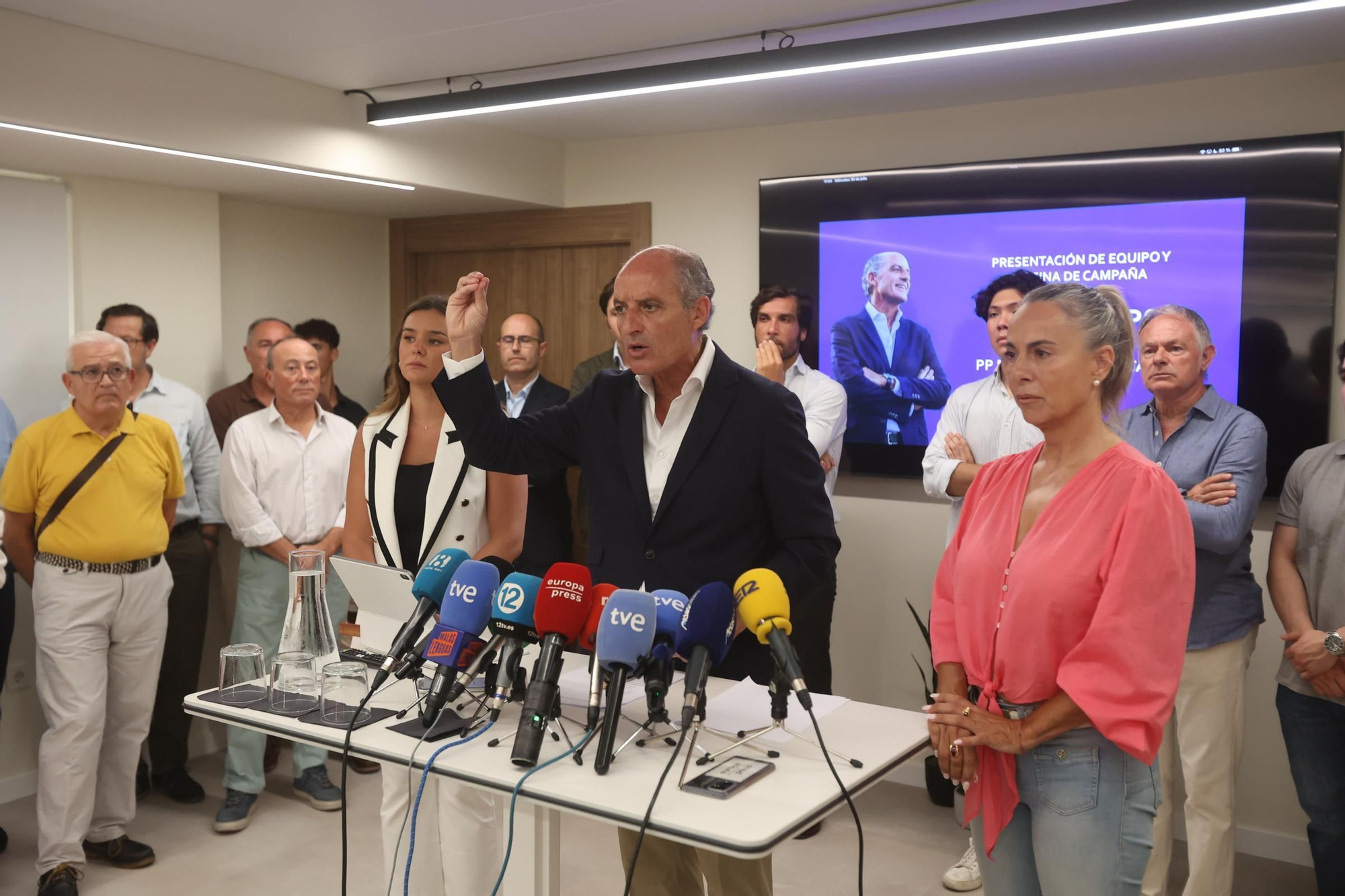 Francisco Camps presenta su campaña y su equipo en Alicante