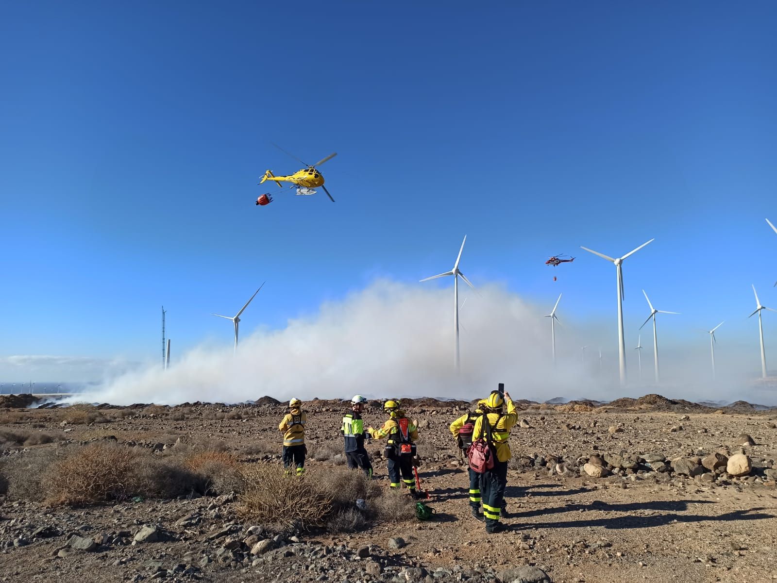 Incendio controlado en Aldea Blanca (San Bartolomé de Tirajana)